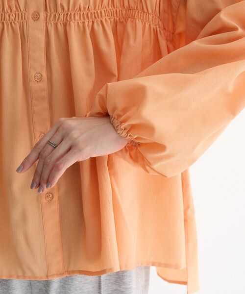 Green　Parks（グリーンパークス）の「シャーリングスキッパーシャツ（シャツ/ブラウス・レディース・ブルー/ライトベージュ/ブラック/オレンジ/ドット/オフホワイト・FREE）」の16枚目の写真