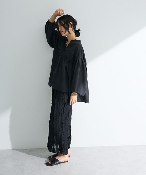 Green　Parks（グリーンパークス）の「シャーリングスキッパーシャツ（シャツ/ブラウス・レディース・ブルー/ライトベージュ/ブラック/オレンジ/ドット/オフホワイト・FREE）」の20枚目の写真