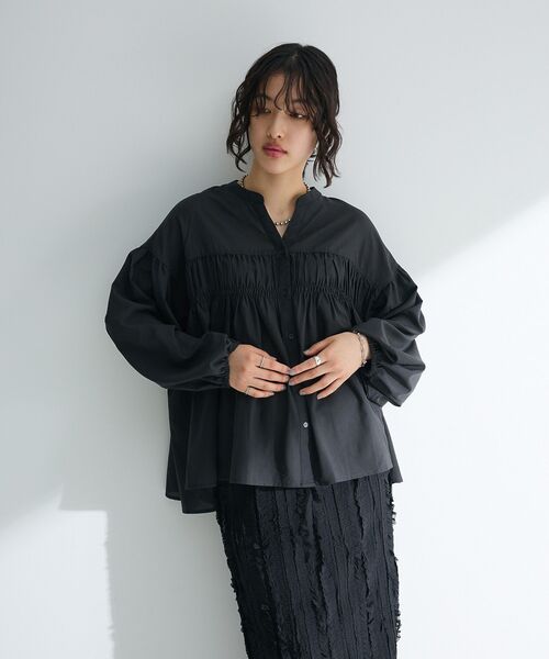 Green　Parks（グリーンパークス）の「シャーリングスキッパーシャツ（シャツ/ブラウス・レディース・ブルー/ライトベージュ/ブラック/オレンジ/ドット/オフホワイト・FREE）」の21枚目の写真