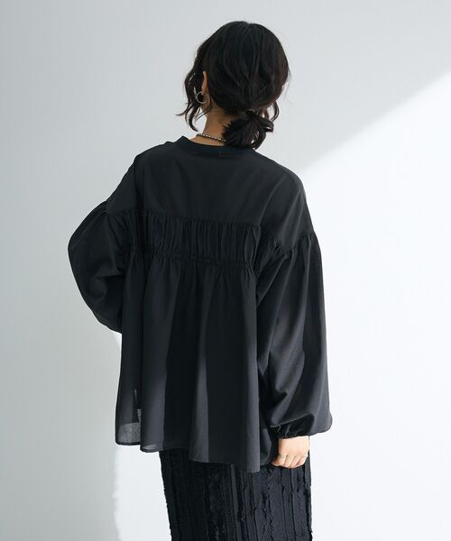 Green　Parks（グリーンパークス）の「シャーリングスキッパーシャツ（シャツ/ブラウス・レディース・ブルー/ライトベージュ/ブラック/オレンジ/ドット/オフホワイト・FREE）」の22枚目の写真