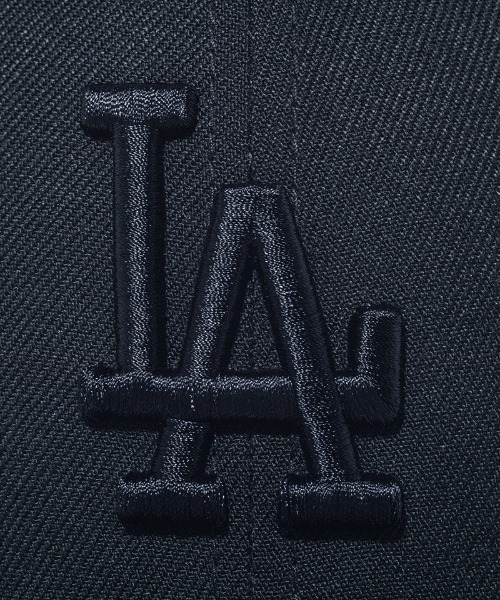 NEW ERA（ニューエラ）の「NEW ERA/ニューエラ キャップ 9FORTY ロサンゼルス・ドジャース 14525024/14525028（キャップ・メンズ・ブラック×ブラック/サンドグレー・FREE）」の6枚目の写真