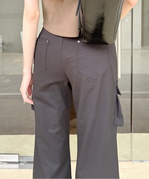 Ada.（エイダ）の「カーゴデザイン フレアパンツ（その他パンツ・レディース・カーキ/ブラック・L/M）」の5枚目の写真