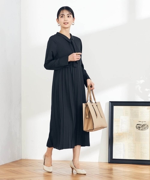 a.v.v（アーヴェヴェ）の「三層A4トートバッグ（トートバッグ・レディース・ライトグレー/ブラック/アイボリー・38）」の4枚目の写真