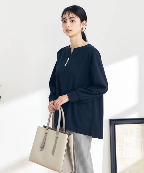 a.v.v（アーヴェヴェ）の「三層A4トートバッグ（トートバッグ・レディース・ライトグレー/ブラック/アイボリー・38）」の6枚目の写真