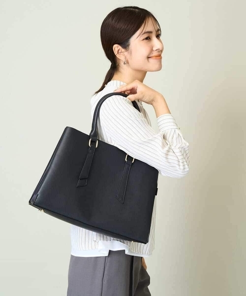 a.v.v（アーヴェヴェ）の「三層A4トートバッグ（トートバッグ・レディース・ライトグレー/ブラック/アイボリー・38）」の14枚目の写真