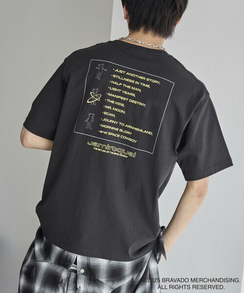 PUBLUX（パブリュクス）の「PUBLUX/パブリュクス Jamiroquai ネオンロゴプリントTee(限定展開)（Tシャツ/カットソー・メンズ・ブラック/ホワイト・MEDIUM/LARGE/X-LARGE）」の22枚目の写真