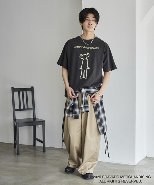 PUBLUX（パブリュクス）の「PUBLUX/パブリュクス Jamiroquai ネオンロゴプリントTee(限定展開)（Tシャツ/カットソー・メンズ・ブラック/ホワイト・MEDIUM/LARGE/X-LARGE）」の21枚目の写真