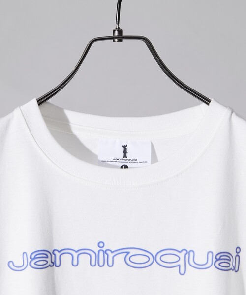 PUBLUX（パブリュクス）の「PUBLUX/パブリュクス Jamiroquai ネオンロゴプリントTee(限定展開)（Tシャツ/カットソー・メンズ・ブラック/ホワイト・MEDIUM/LARGE/X-LARGE）」の12枚目の写真