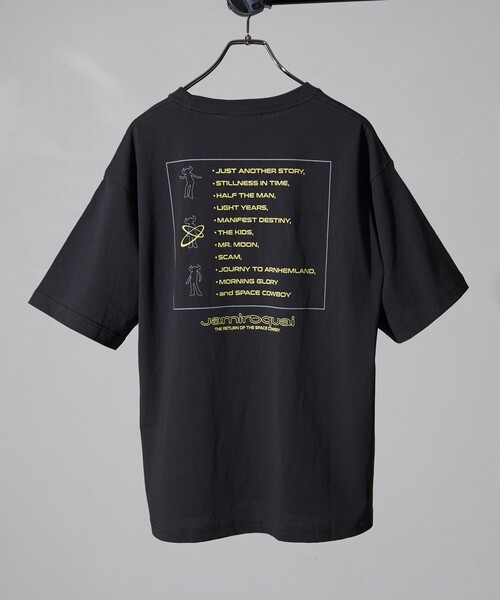 PUBLUX（パブリュクス）の「PUBLUX/パブリュクス Jamiroquai ネオンロゴプリントTee(限定展開)（Tシャツ/カットソー・メンズ・ブラック/ホワイト・MEDIUM/LARGE/X-LARGE）」の4枚目の写真