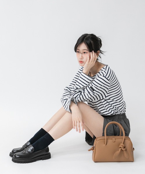 HEILIS(ヘイリス)の「スクエアボストンハンドバッグ/オフィスカジュアル 通勤 500ml ボストン 大人 フレンチ シンプル フェイク レザー(ボストンバッグ・レディース・キャメル/ブラック・FREE)」の6枚目の写真