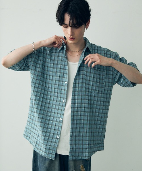 Shoowtime（ショウタイム）の「Over size casual short sleeve shirt / オーバーサイズカジュアルチェックシャツ（シャツ/ブラウス・メンズ・イエロー系/サックスブルー系2/サックスブルー系1/ブラック系/グリーン系/ネイビー系/ホワイト系/モカ・LARGE/MEDIUM/X-LARGE）」の6枚目の写真
