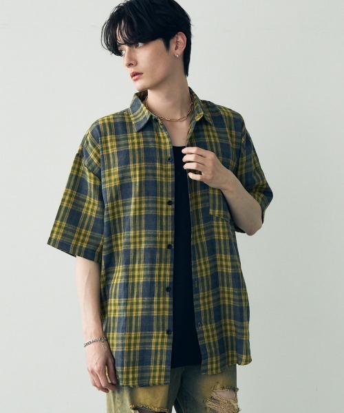 Shoowtime（ショウタイム）の「Over size casual short sleeve shirt / オーバーサイズカジュアルチェックシャツ（シャツ/ブラウス・メンズ・イエロー系/サックスブルー系2/サックスブルー系1/ブラック系/グリーン系/ネイビー系/ホワイト系/モカ・LARGE/MEDIUM/X-LARGE）」の8枚目の写真