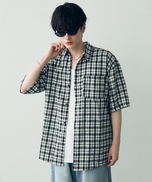 Shoowtime（ショウタイム）の「Over size casual short sleeve shirt / オーバーサイズカジュアルチェックシャツ（シャツ/ブラウス・メンズ・イエロー系/サックスブルー系2/サックスブルー系1/ブラック系/グリーン系/ネイビー系/ホワイト系/モカ・LARGE/MEDIUM/X-LARGE）」の9枚目の写真