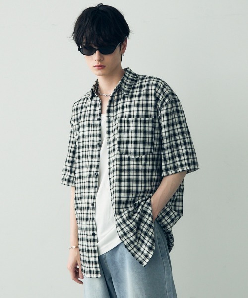 Shoowtime（ショウタイム）の「Over size casual short sleeve shirt / オーバーサイズカジュアルチェックシャツ（シャツ/ブラウス・メンズ・イエロー系/サックスブルー系2/サックスブルー系1/ブラック系/グリーン系/ネイビー系/ホワイト系/モカ・LARGE/MEDIUM/X-LARGE）」の12枚目の写真