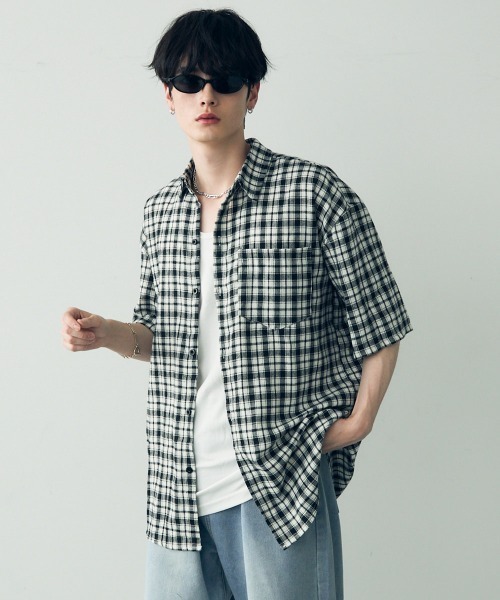 Shoowtime（ショウタイム）の「Over size casual short sleeve shirt / オーバーサイズカジュアルチェックシャツ（シャツ/ブラウス・メンズ・イエロー系/サックスブルー系2/サックスブルー系1/ブラック系/グリーン系/ネイビー系/ホワイト系/モカ・LARGE/MEDIUM/X-LARGE）」の13枚目の写真