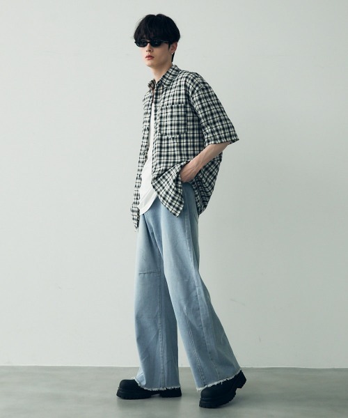 Shoowtime（ショウタイム）の「Over size casual short sleeve shirt / オーバーサイズカジュアルチェックシャツ（シャツ/ブラウス・メンズ・イエロー系/サックスブルー系2/サックスブルー系1/ブラック系/グリーン系/ネイビー系/ホワイト系/モカ・LARGE/MEDIUM/X-LARGE）」の21枚目の写真