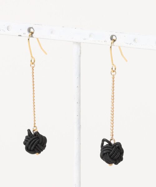 tone（トーン）の「【Shin】[Shin]水引のネコピアス(MA)（ピアス（両耳用）・レディース・ベージュ/ブラック/ホワイト/ホワイト系その他/ブラック系その他/パープル・FREE）」の2枚目の写真