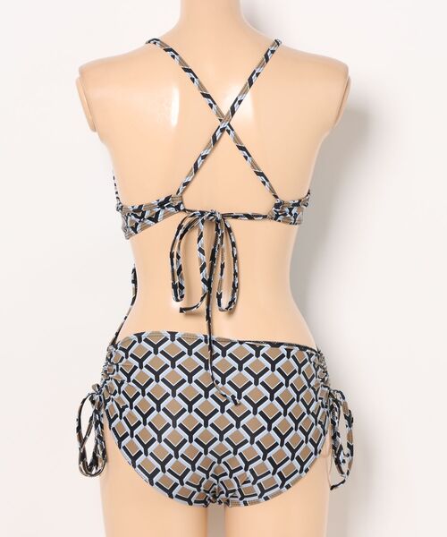 LAVIA(ラヴィア)の「バックオープンデザインワンピース(水着・レディース・ブラック・M/L)」の20枚目の写真