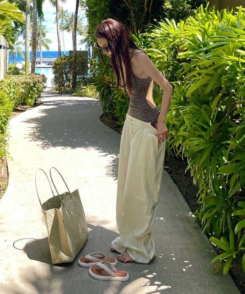 LAVIA(ラヴィア)の「バックオープンデザインワンピース(水着・レディース・ブラック・M/L)」の15枚目の写真