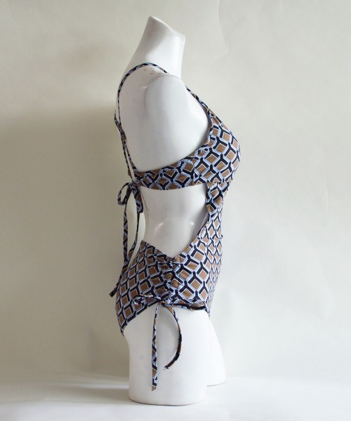 LAVIA(ラヴィア)の「バックオープンデザインワンピース(水着・レディース・ブラック・M/L)」の17枚目の写真