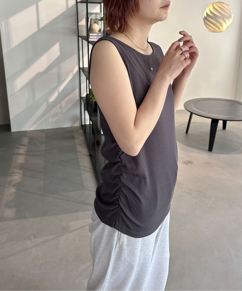 PILIT（ピリット）の「ハートモチーフ サイドギャザータンクトップ（タンクトップ・レディース・チャコールグレー/アイボリー・MEDIUM）」の4枚目の写真