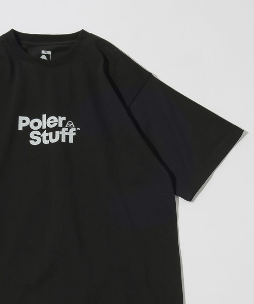 POLeR(ポーラー)の「【POLeR/ポーラー】ロゴプリント/オーバーサイズTシャツ(Tシャツ/カットソー・メンズ・ホワイト/ブラック/オフホワイト/グレー/ブラック系その他・LARGE/MEDIUM)」の1枚目の写真