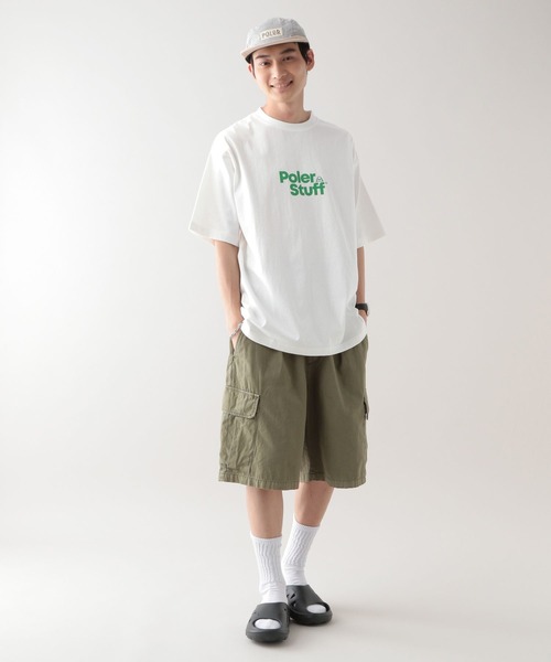 POLeR(ポーラー)の「【POLeR/ポーラー】ロゴプリント/オーバーサイズTシャツ(Tシャツ/カットソー・メンズ・ホワイト/ブラック/オフホワイト/グレー/ブラック系その他・LARGE/MEDIUM)」の7枚目の写真
