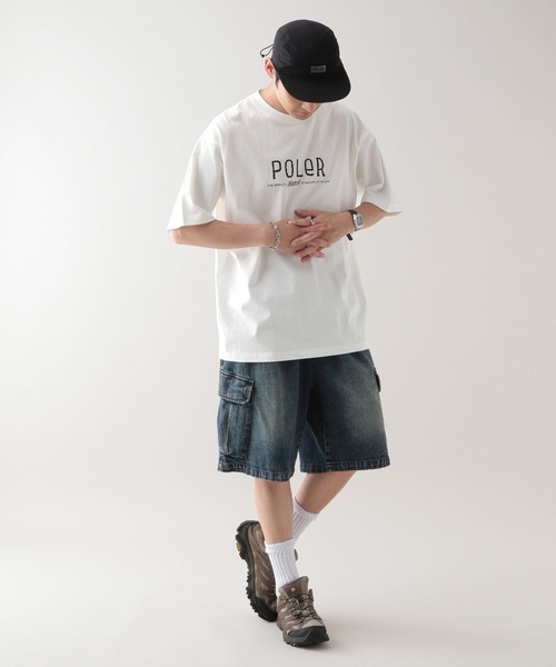 POLeR(ポーラー)の「【POLeR/ポーラー】ロゴプリント/オーバーサイズTシャツ(Tシャツ/カットソー・メンズ・ホワイト/ブラック/オフホワイト/グレー/ブラック系その他・LARGE/MEDIUM)」の12枚目の写真