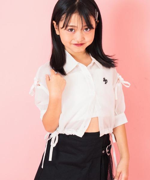 ANAP kids（アナップキッズ）の「肩リボン シアー デザイン シャツ ブラウス 【ジュニアお揃い】（シャツ/ブラウス・キッズ・スミクロ/ラベンダー/ホワイト/ブラック×ホワイト/ベージュ・120cm/110cm/130cm）」の2枚目の写真