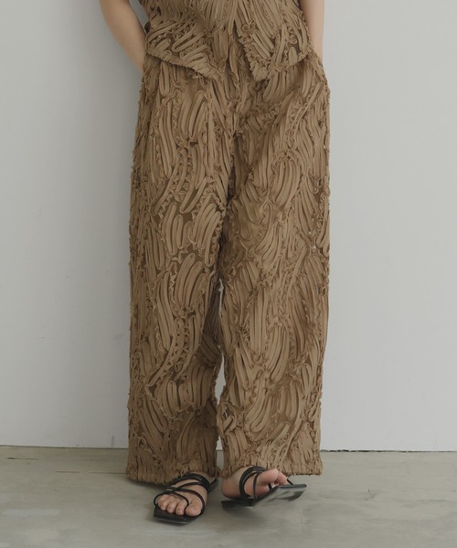 hellam（へラム）の「刺繍レース ストレートパンツ（その他