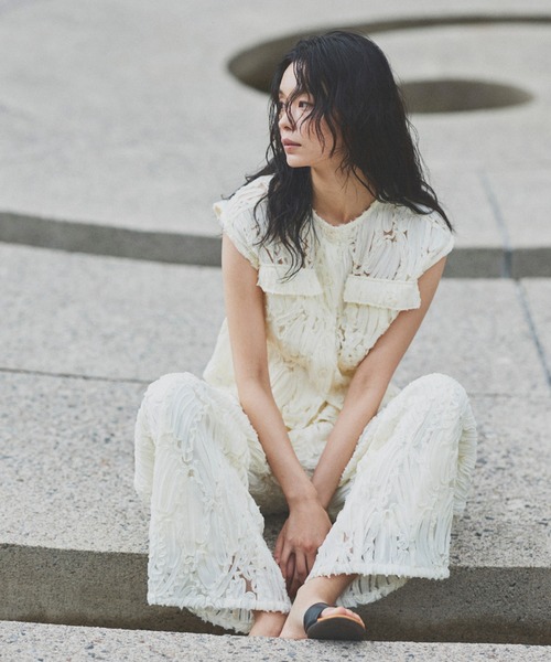 hellam(へラム)の「刺繍レース ストレートパンツ(その他パンツ・レディース・ベージュ/ブラック/アイボリー・FREE)」の4枚目の写真