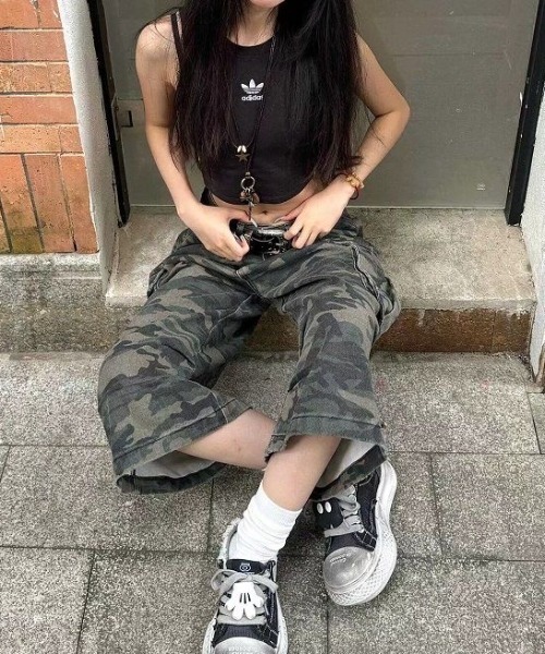 SHEENA（シーナ）の「カモフラ柄カーゴハーフパンツ（カーゴパンツ・レディース・カーキ・S/M/L）」の6枚目の写真