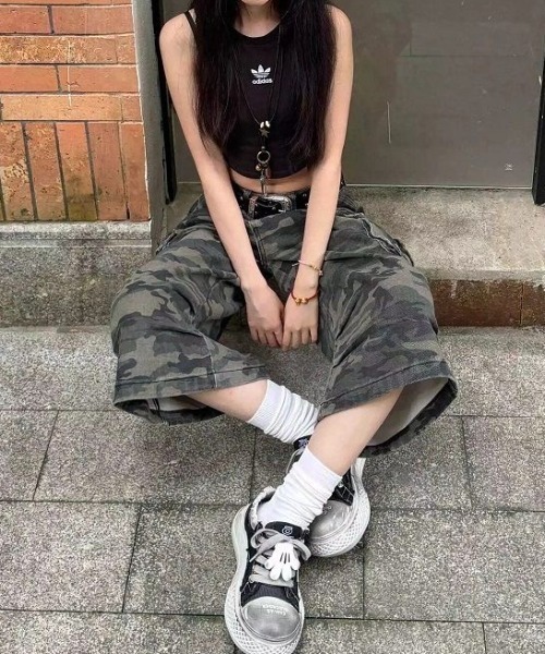 SHEENA（シーナ）の「カモフラ柄カーゴハーフパンツ（カーゴパンツ・レディース・カーキ・S/M/L）」の2枚目の写真