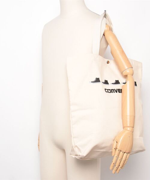 CONVERSE(コンバース)の「【CONVERSE】CV SHOES LOGO GRAPHIC TOTE(トートバッグ・レディース・ホワイト/アイボリー・FREE)」の6枚目の写真
