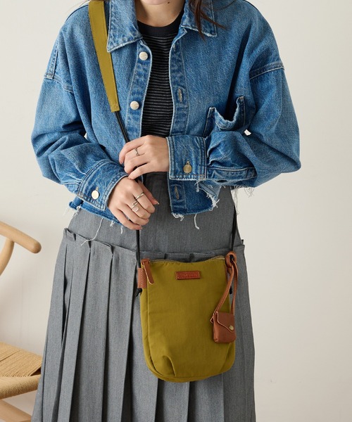 toleur(トーラ)の「【toleur】リンクルナイロンCミニサコッシュ 11991(ボディバッグ/ウエストポーチ・レディース・ブラック/グリーン/レッド/ブラウン/キャメル/ライトグレー/カーキ・FREE)」の14枚目の写真