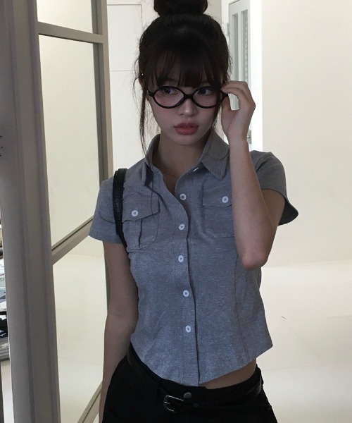 anyonemore（エニワンモア）の「ポケットスリム半袖カラーTシャツ（シャツ/ブラウス・レディース・ホワイト/グレー/ブラック・FREE）」の5枚目の写真