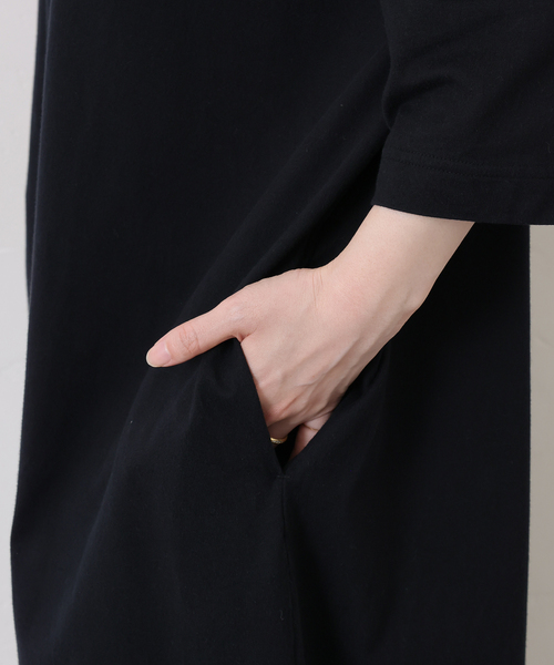 JOURNAL STANDARD LUXE(ジャーナルスタンダード ラックス)の「クラシックテンジク スタンダードクルーネックワンピース(ワンピース・レディース・ブラック・MEDIUM/SMALL)」の19枚目の写真