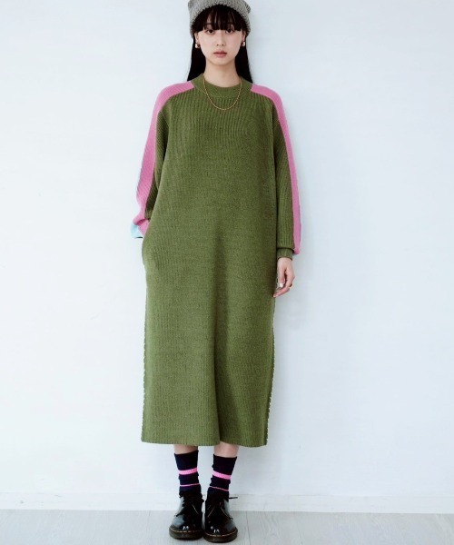 Paradise Picnic（パラダイスピクニック）の「HCAE コントラストスリーブニットドレス（ワンピース・レディース・ブルー/カーキ/パープル・FREE）」の2枚目の写真