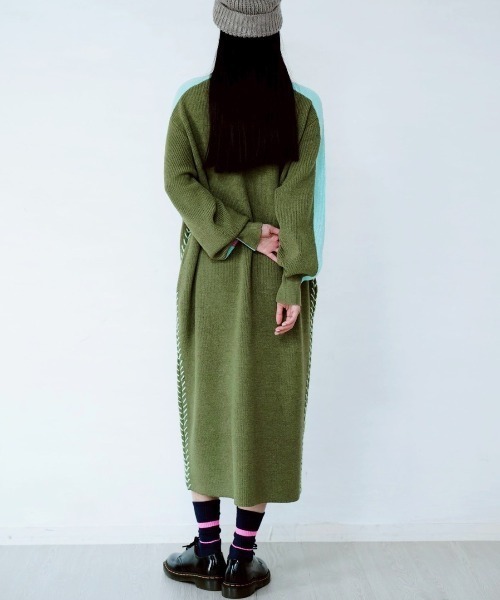 Paradise Picnic（パラダイスピクニック）の「HCAE コントラストスリーブニットドレス（ワンピース・レディース・ブルー/カーキ/パープル・FREE）」の17枚目の写真