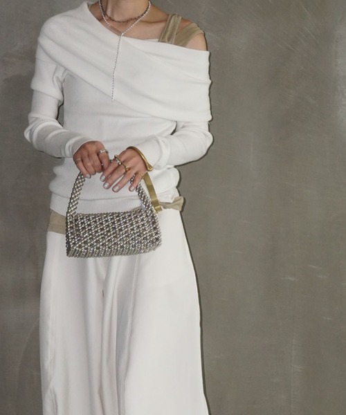 chuclla（チュクラ）の「オフショル リブニットトップス chw25a034（ニット/セーター・レディース・グレー/ホワイト/ブラック・FREE）」の6枚目の写真