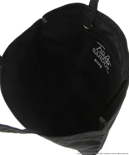 ROPE'（ロペ）の「【Brigitte Bardot×ROPE'・コラボ】モノクロフォトプリントキャンバストートバッグ【A4対応】（トートバッグ・レディース・ホワイト/ブラック・FREE）」の5枚目の写真