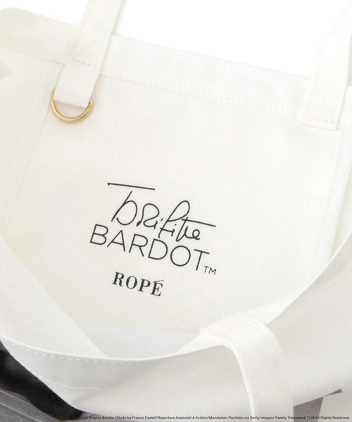 ROPE'（ロペ）の「【Brigitte Bardot×ROPE'・コラボ】モノクロフォトプリントキャンバストートバッグ【A4対応】（トートバッグ・レディース・ホワイト/ブラック・FREE）」の11枚目の写真
