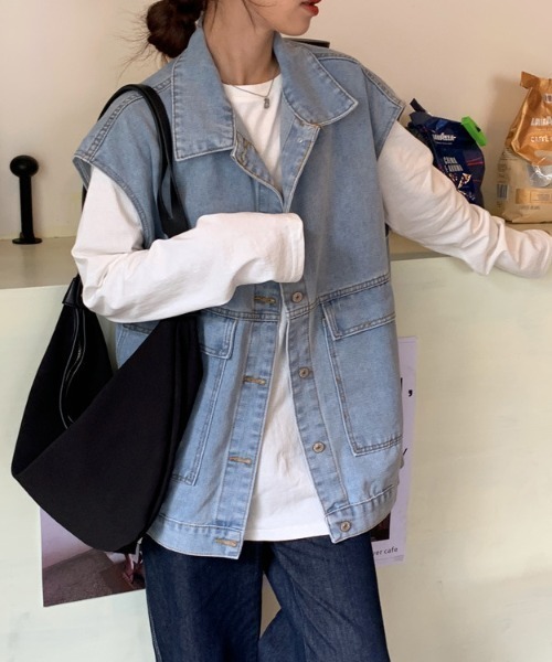 cammie(キャミー)の「2ポケットデニムオーバーサイズジレ(ベスト・レディース・ライトブルー/ブルー・M/L)」の10枚目の写真