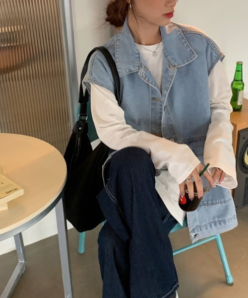 cammie(キャミー)の「2ポケットデニムオーバーサイズジレ(ベスト・レディース・ライトブルー/ブルー・M/L)」の12枚目の写真