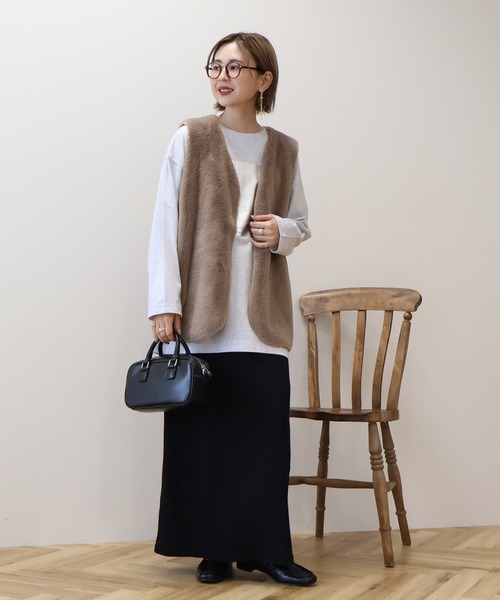 AMERICAN HOLIC（アメリカンホリック）の「【選べる丈】ファーベスト（ベスト・レディース・ベージュ/アイボリー/チャコールグレー・L/M）」の4枚目の写真