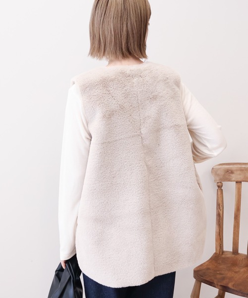 AMERICAN HOLIC（アメリカンホリック）の「【選べる丈】ファーベスト（ベスト・レディース・ベージュ/アイボリー/チャコールグレー・L/M）」の10枚目の写真