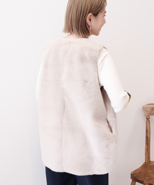 AMERICAN HOLIC（アメリカンホリック）の「【選べる丈】ファーベスト（ベスト・レディース・ベージュ/アイボリー/チャコールグレー・L/M）」の11枚目の写真