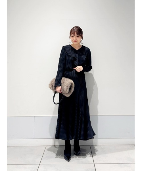LOULOU WILLOUGHBY(ルルウィルビー)の「【LOULOU WILLOUGHBY】マーメイドラッフルスカート(スカート・レディース・ブラック系その他・1/2)」の11枚目の写真