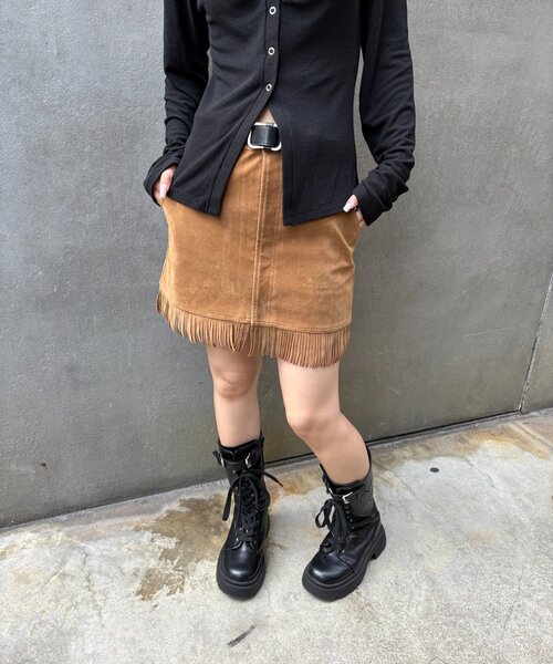 WHO'S WHO gallery（フーズフーギャラリー）の「スウェードフリンジミニスカート（スカート・レディース・キャメル/ダークブラウン・FREE）」の16枚目の写真