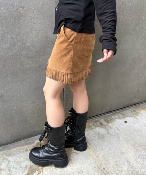 WHO'S WHO gallery（フーズフーギャラリー）の「スウェードフリンジミニスカート（スカート・レディース・キャメル/ダークブラウン・FREE）」の3枚目の写真